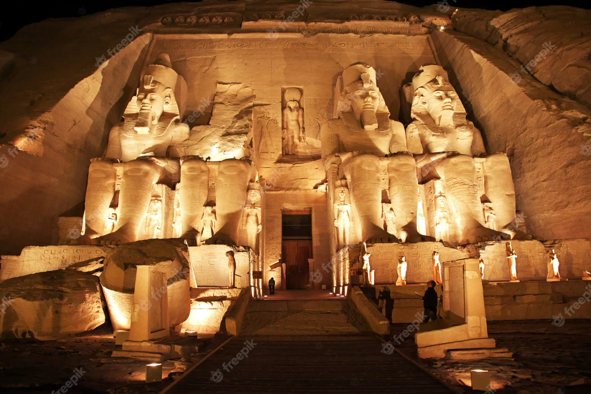 Abu simbel and Aswan from Cairo by flight