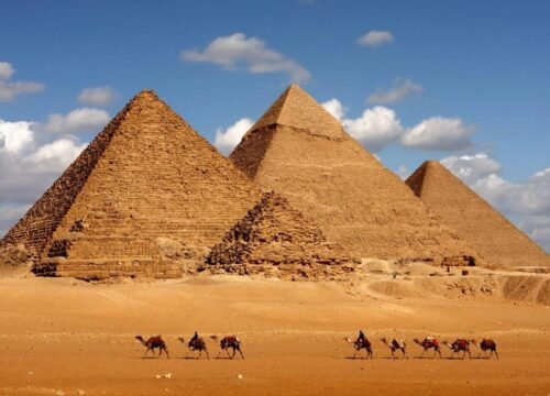 Private Day Tour to Pyramids of Giza, Sakkara and Memphis