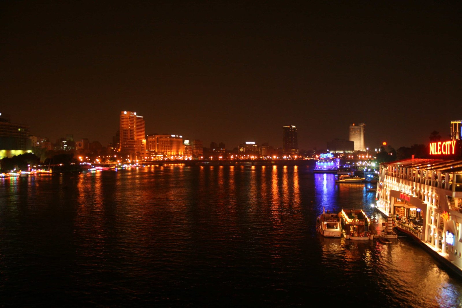 Cairo Nile Nightlights: 2-Hour Luxury Dinner Cruise & Folklore Show